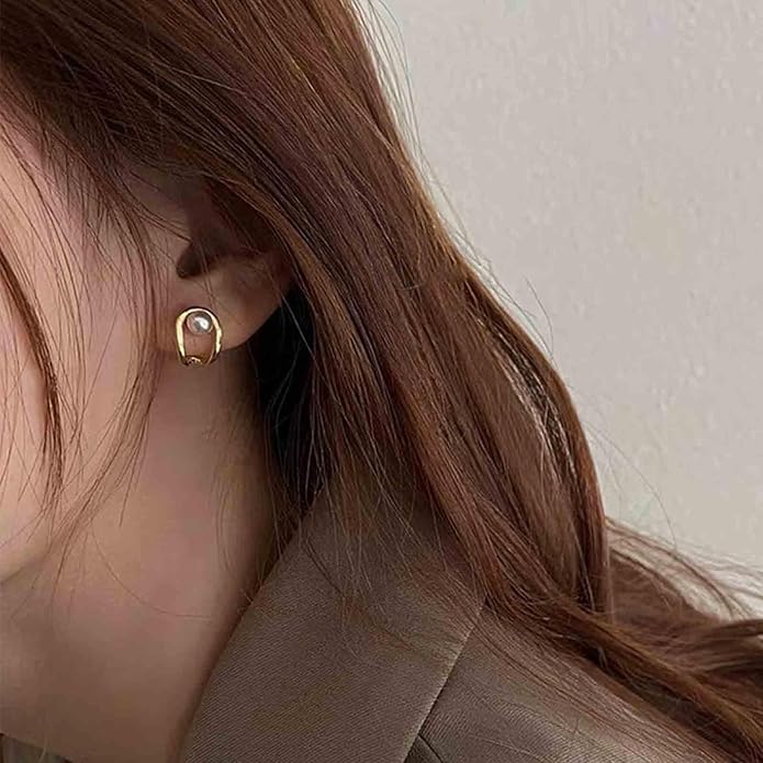 Vintage Pearl Claw Earrings Pearl Claw Stud Earrings Gold Circle Earrings Minimal Pearl Earrings Jewelry for Women