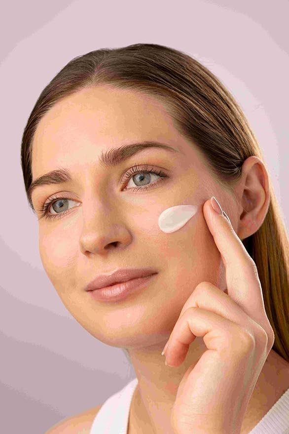 Medik8 Crystal Retinal 3 - Brightening, Firming, Advanced Skin Retinaldehyde Serum - Smooths Wrinkles - Hyaluronic Acid, Glycerin, Vitamin E - 1 oz