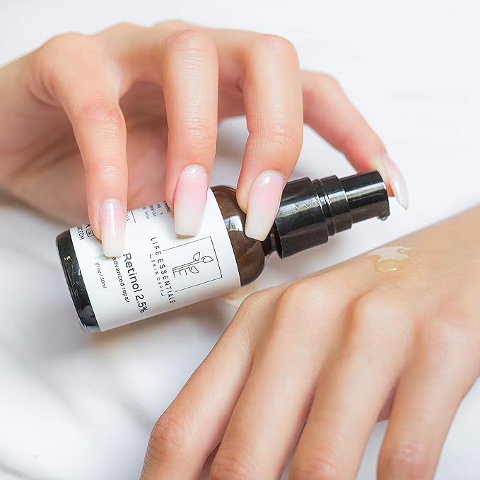 Life Essentials Retinol Serum 2.5% for Wrinkles, Fine Lines, Acne Scars, & Skin Blemishes- Vitamin A + Hyaluronic Acid, Vitamin E, Organic Green Tea, Jojoba Oil - Organic and Natural